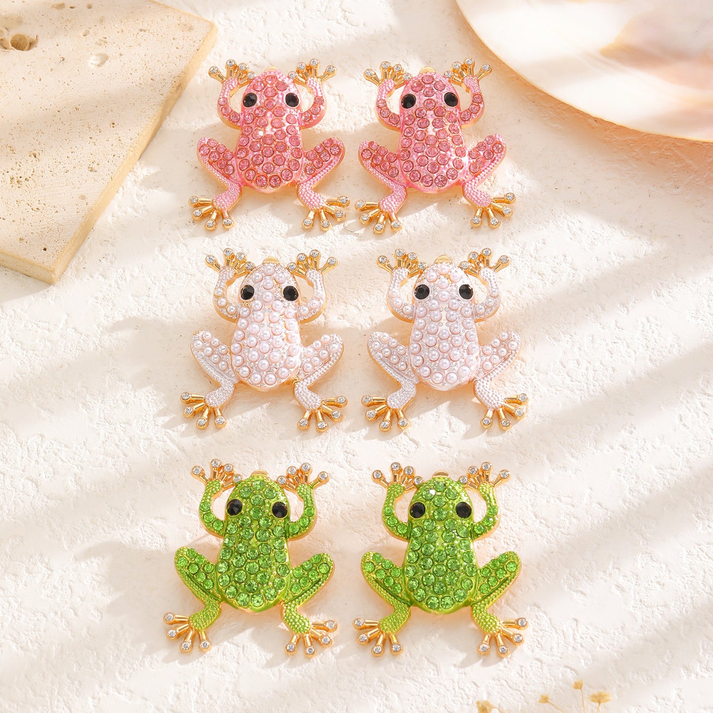 Women's Design Alloy Inlaid Zircon Imitation Pearl Frog Animal Stud Earrings