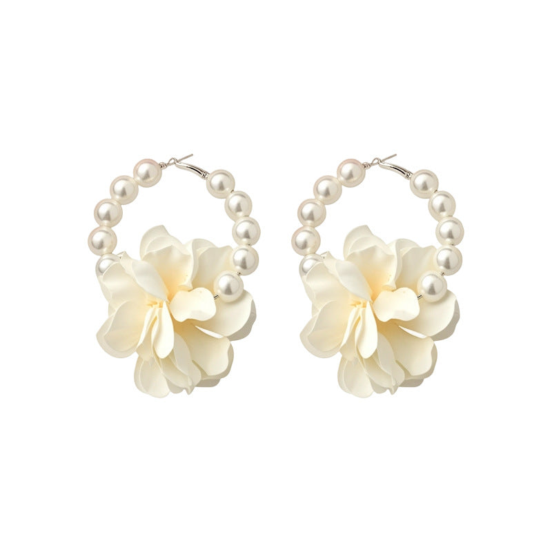 Women's Needle Fabric Flower Round Pearl Elegant Earrings