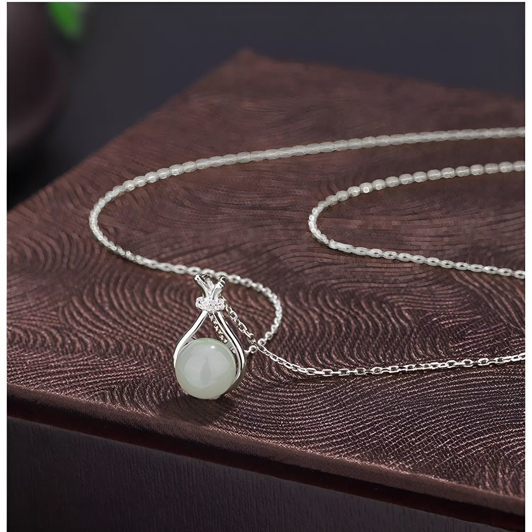 Light Green Lucky Bag Jequirity Bean Clavicle Chain Friend Holiday Necklace