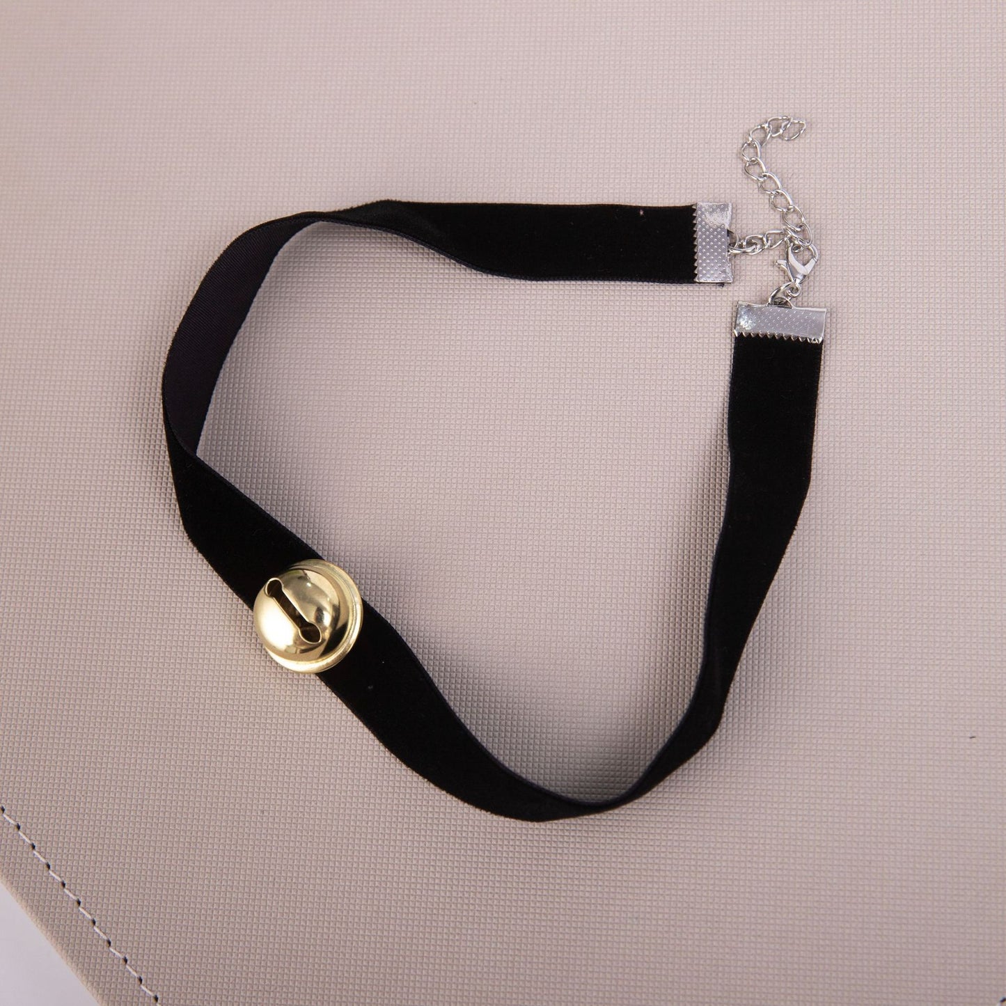 Desire Bell Neck Hand Holding Rope Veet Temperament Clavicle Chain Rings