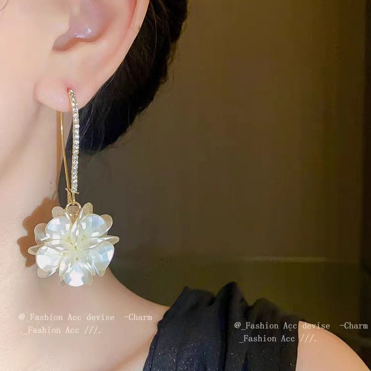 Women's Korean Style Flower Pearl French Retro Cluster Versatile Rings