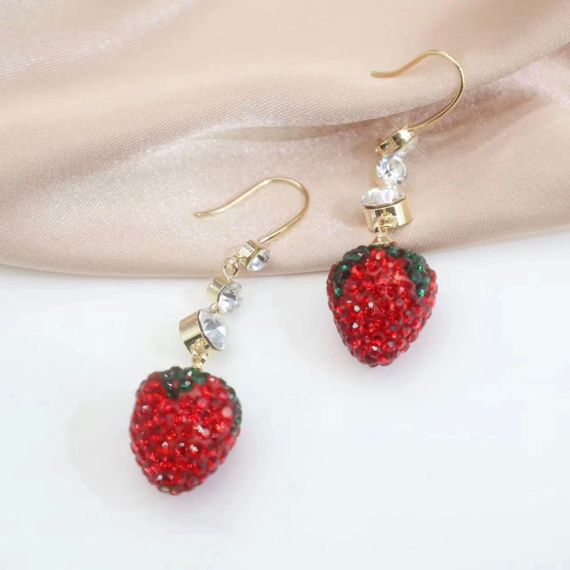 Strawberry Affordable Luxury Fashion Classic Gentle Earrings