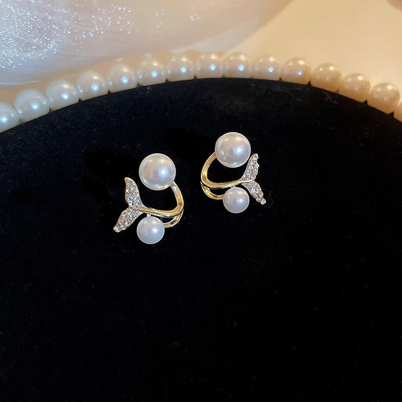 Women's Mermaid Pearl Light Luxury High Sense Ear Clip Simple Earrings