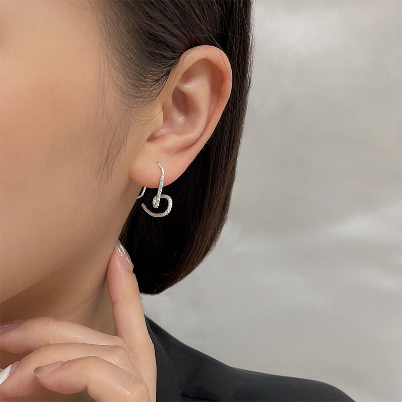 Women's Gu Designer Model Heart-shaped High Profile Large Personality Hollow Earrings