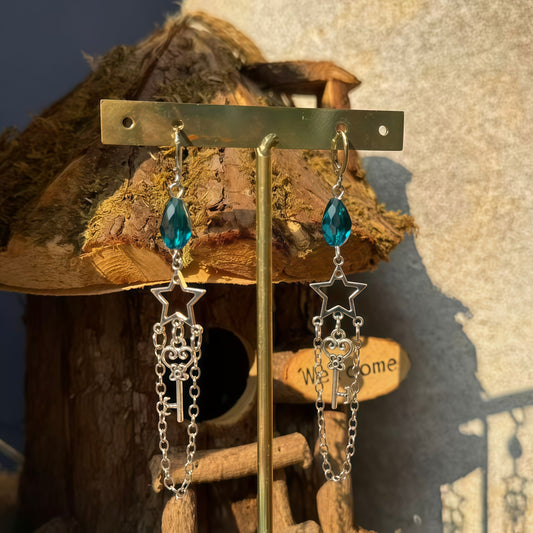 Gothic Five-pointed Star Sapphire Key Halloween Chain Element Earrings