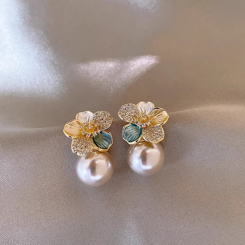 Inlaid Zircon Flower Elegant High-grade Pearl Earrings