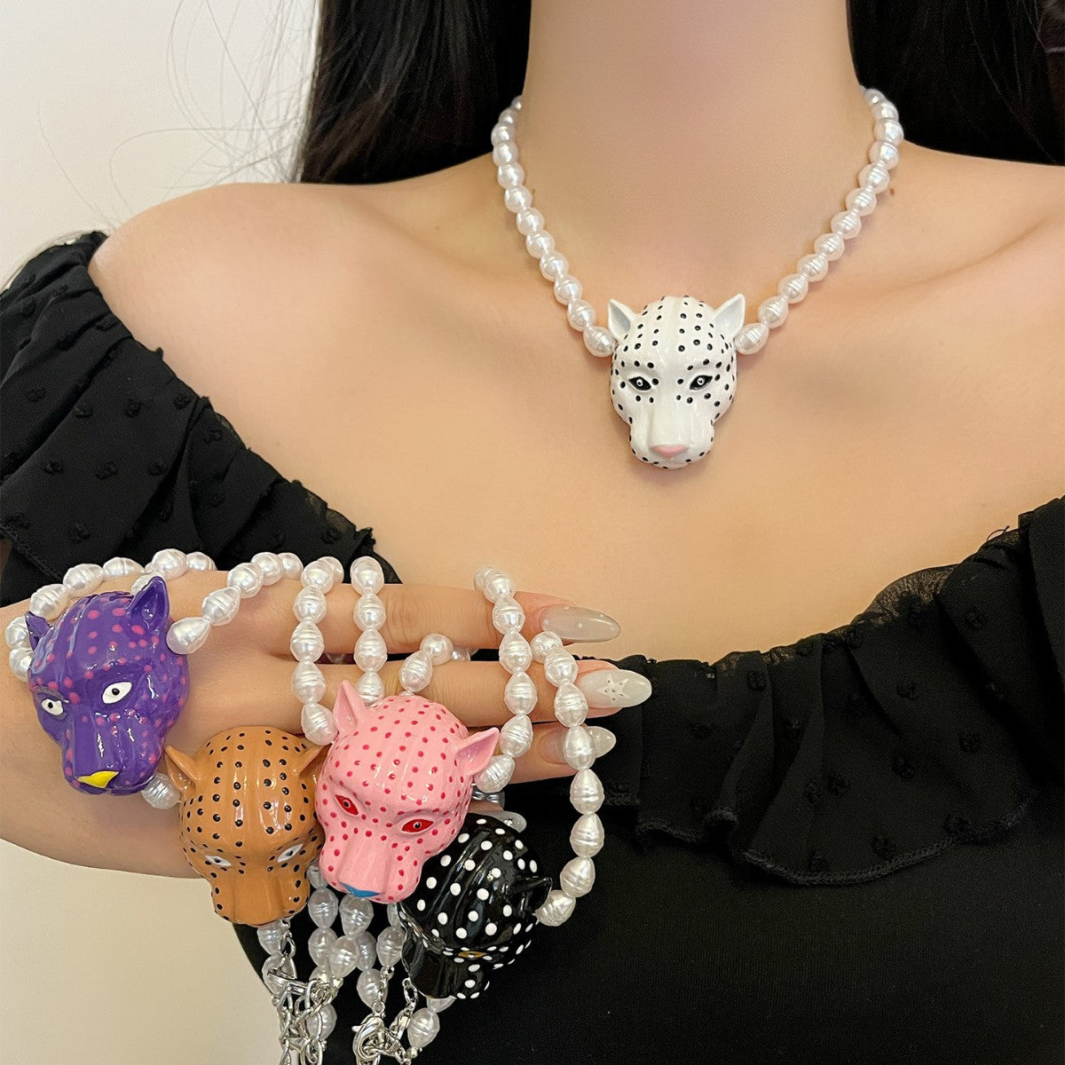 Women's Enamel Leopard Head Temperament Stringed Pearls Necklace
