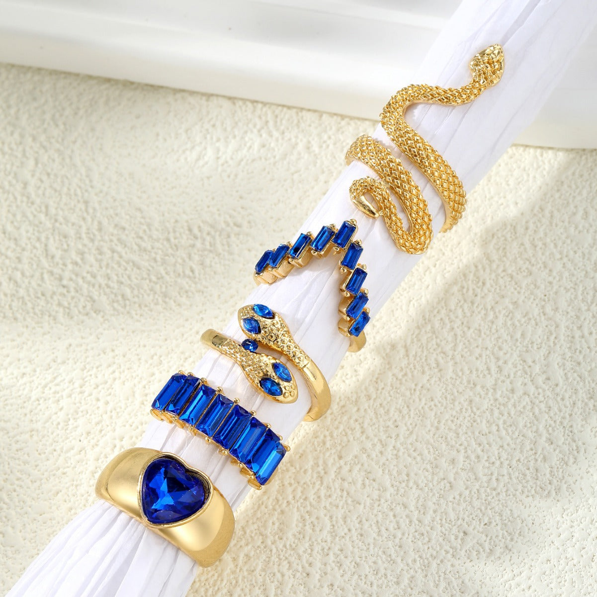 Women's Popular Snake-shaped Love Imitation Emerald For Bracelet