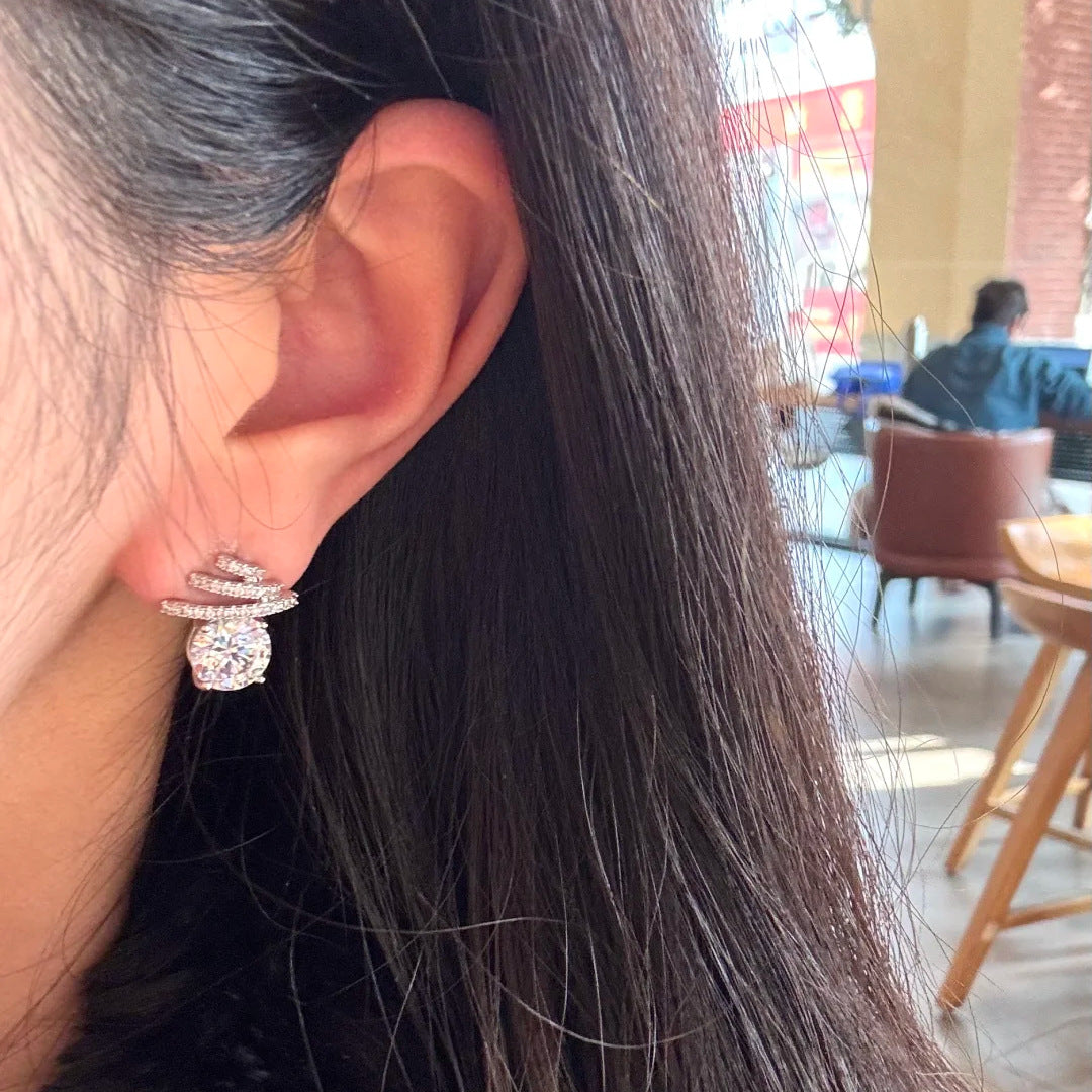 Women's High-grade Temperament 2 Karat Eight Hearts Arrows Super Flash Zircon Stud Earrings