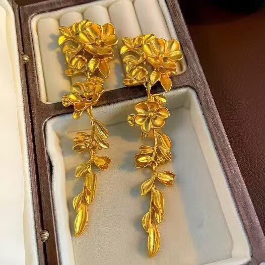 Women's Exaggerated Golden Tassel For Light Luxury Minority Design Rings