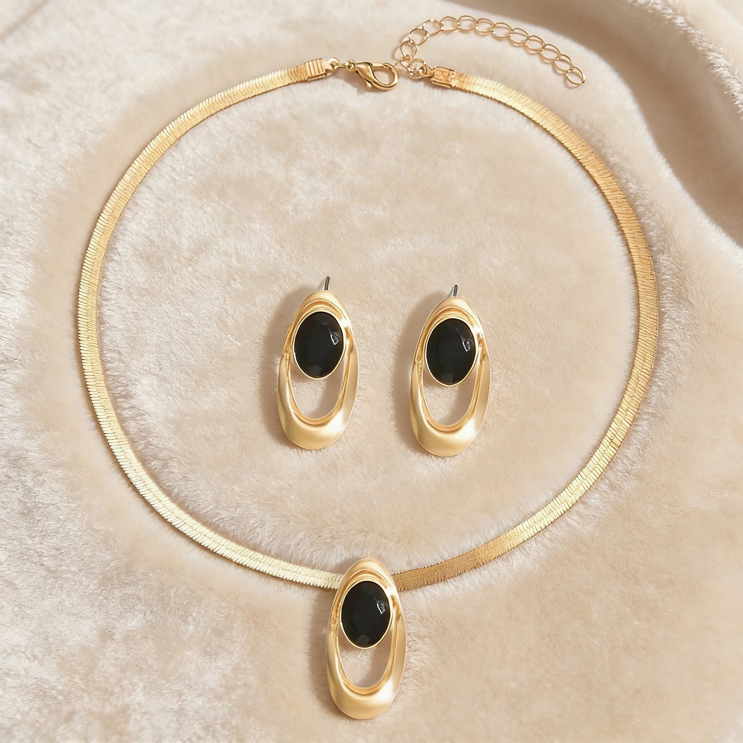 Fashion Simple Elegant Retro Oval Suit Style For Necklaces