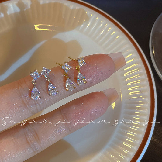 Women's Gold Plated Super Flash Water Drop Zircon Simple Graceful Stud Earrings