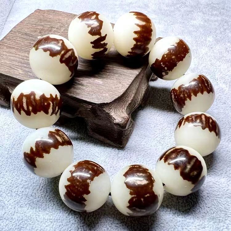 Bodhi Root Double-sided Lotus Old Materials Tiger Stripes White Jade Bracelet