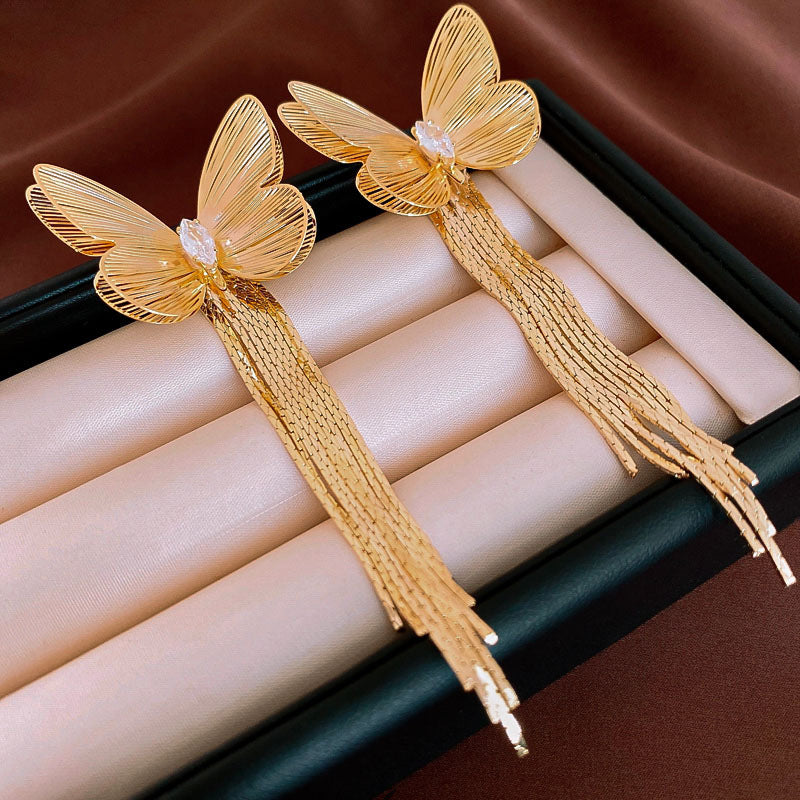 Women's French Retro Pearl Tassel Exaggerated Niche Earrings