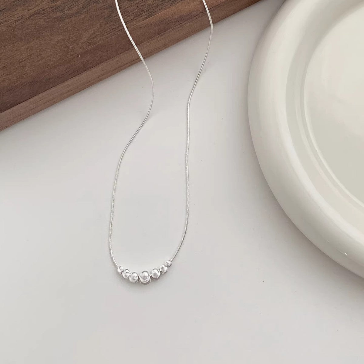 Women's Light Luxury Cat Eye Bead Cold Wind Brushed High Sense Necklace