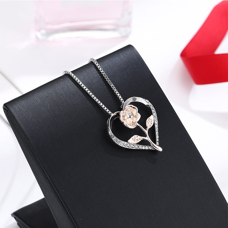 Women's Personalized Fashion Heart-shaped Zircon Rose Sier Diamond Necklace