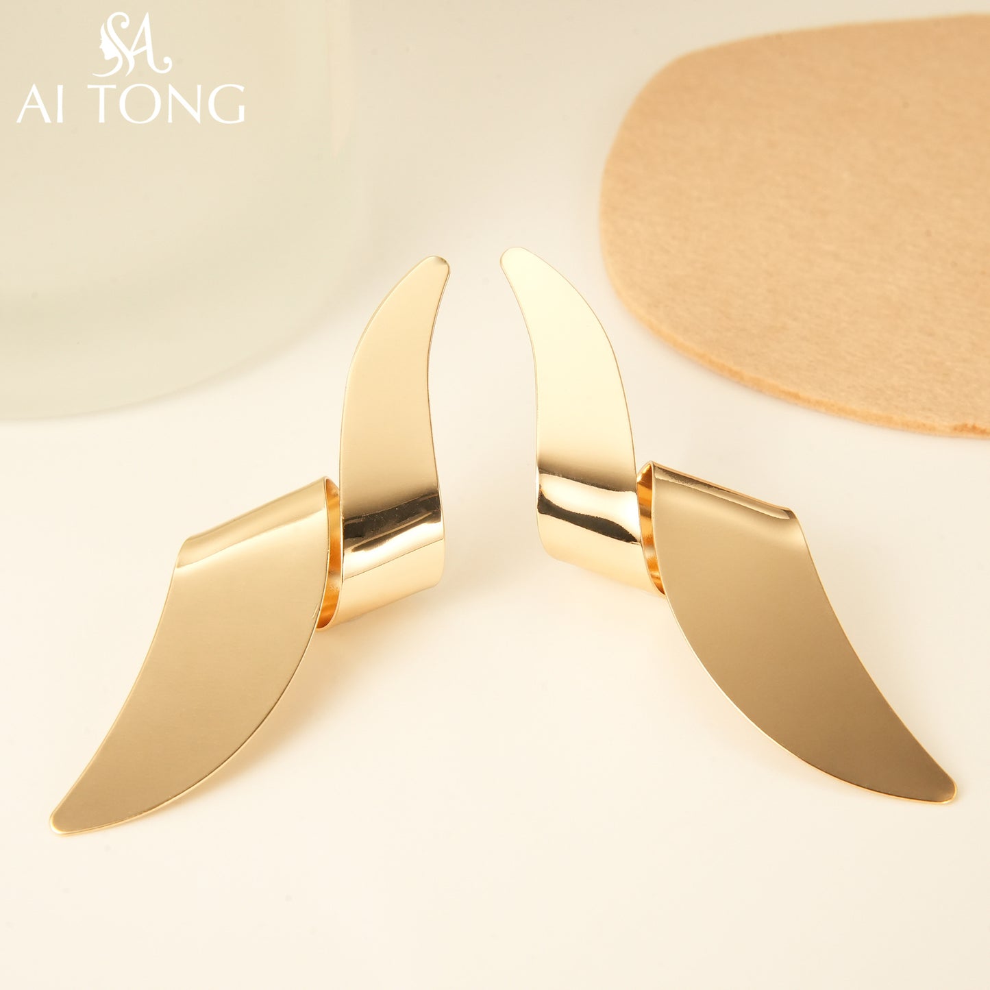 Decoration Design Pleated Light Luxury High-grade Ear Earrings