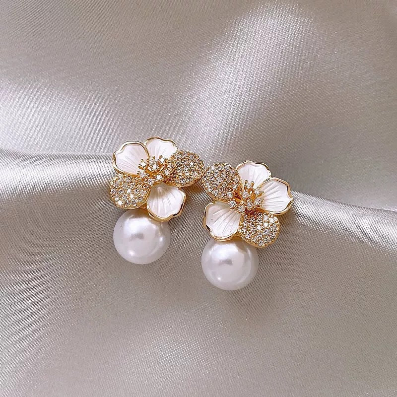 Inlaid Zircon Flower Elegant High-grade Pearl Earrings