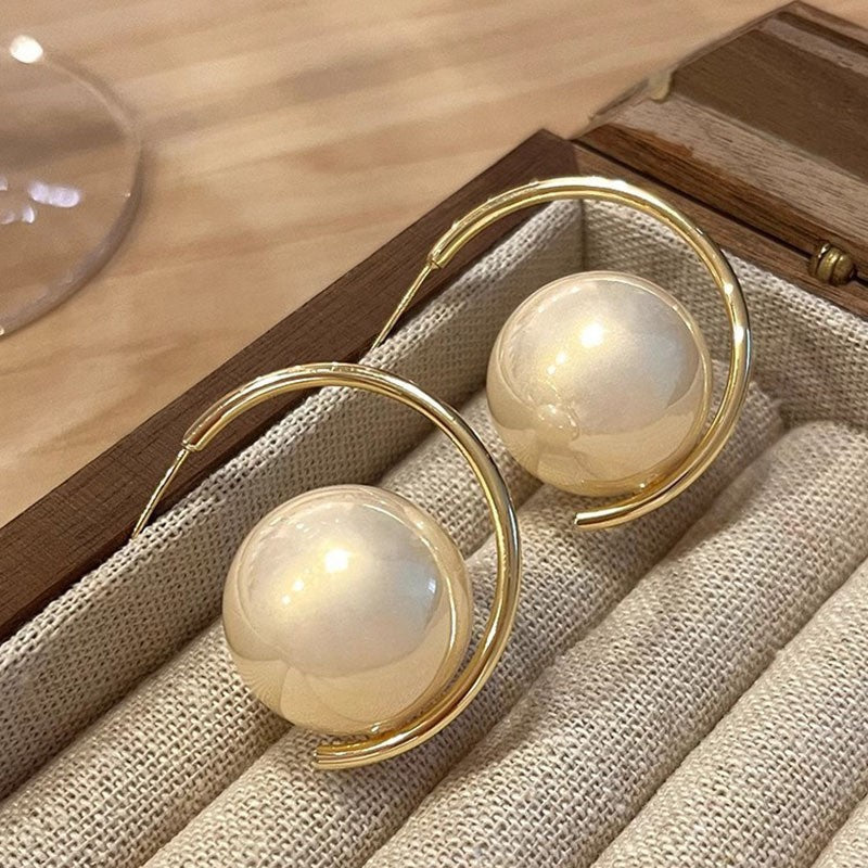 Women's River Fashionable Temperament Large Pearl Niche Earrings
