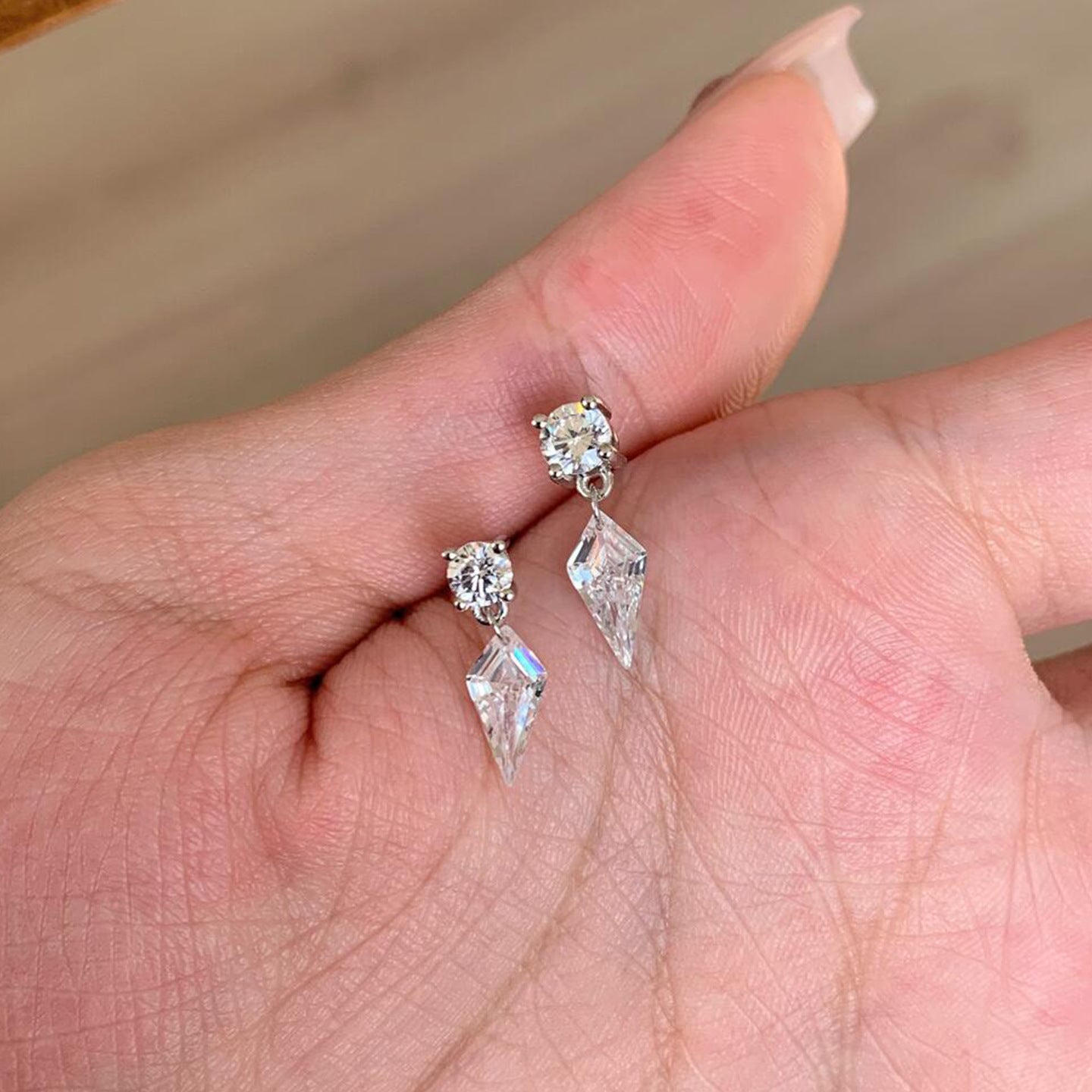 Women's Entry Lux Rhombus Zircon Eardrops Simple Earrings