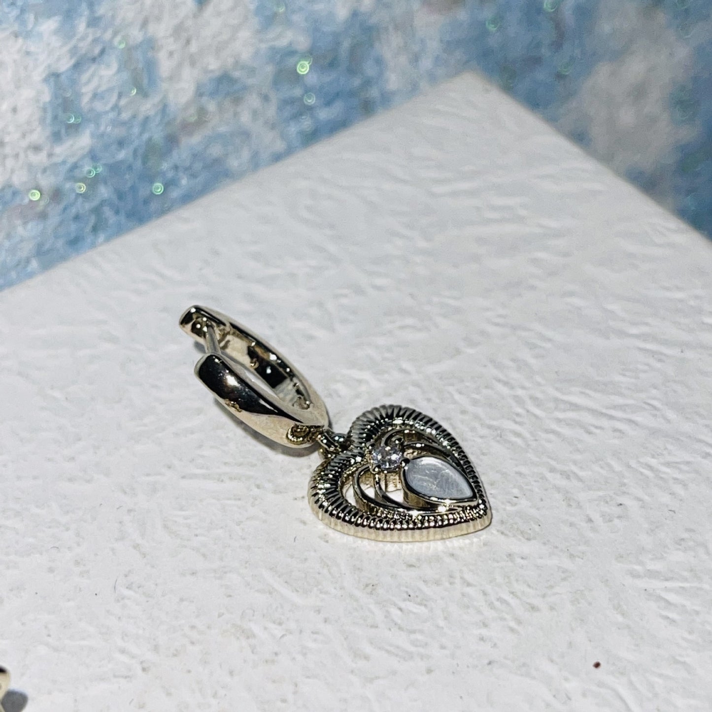 Coffee Gold Inlaid Zircon Heart Ear Clip Thin Earrings