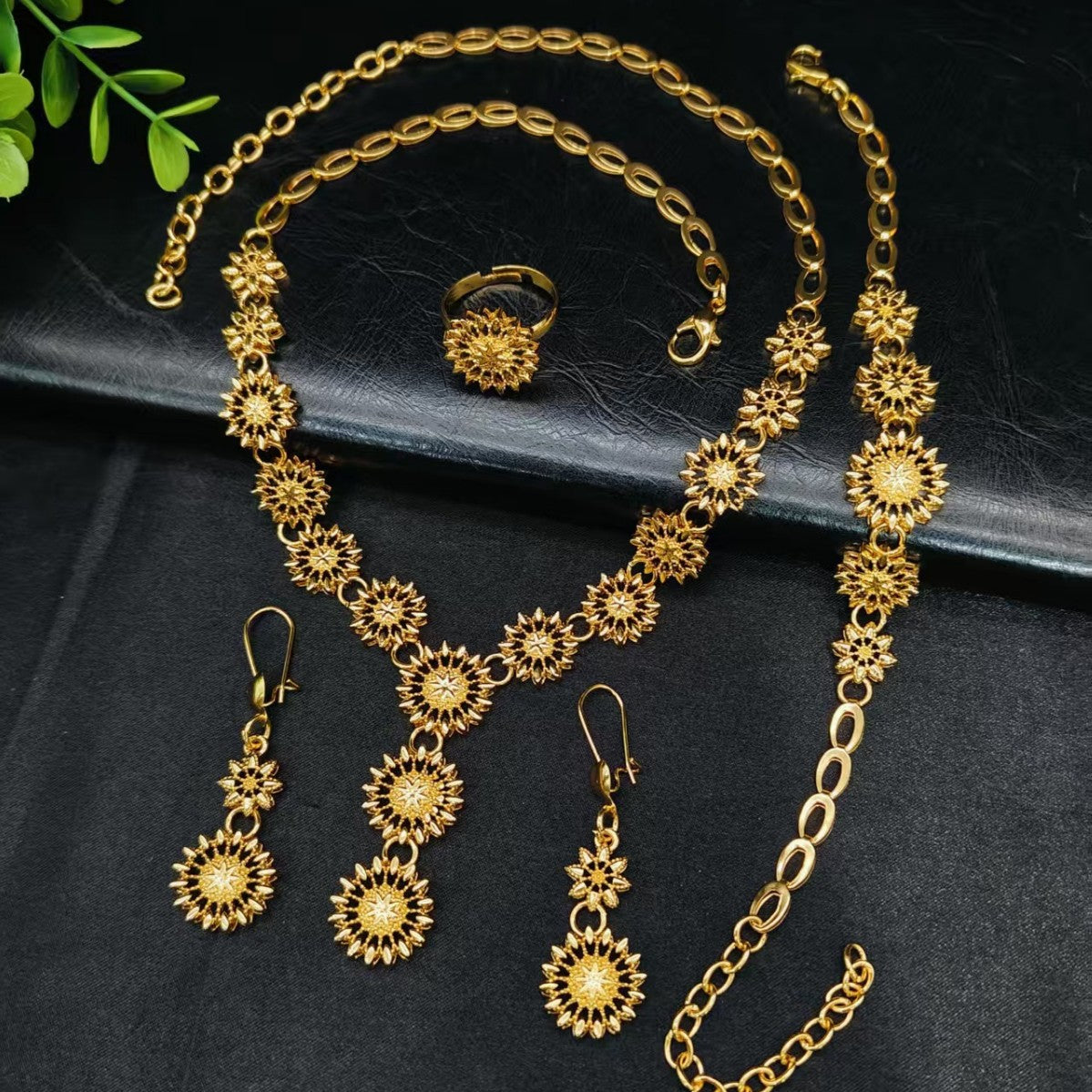 Popular Elegant Gold Flower Indian Bride Jewelry Set
