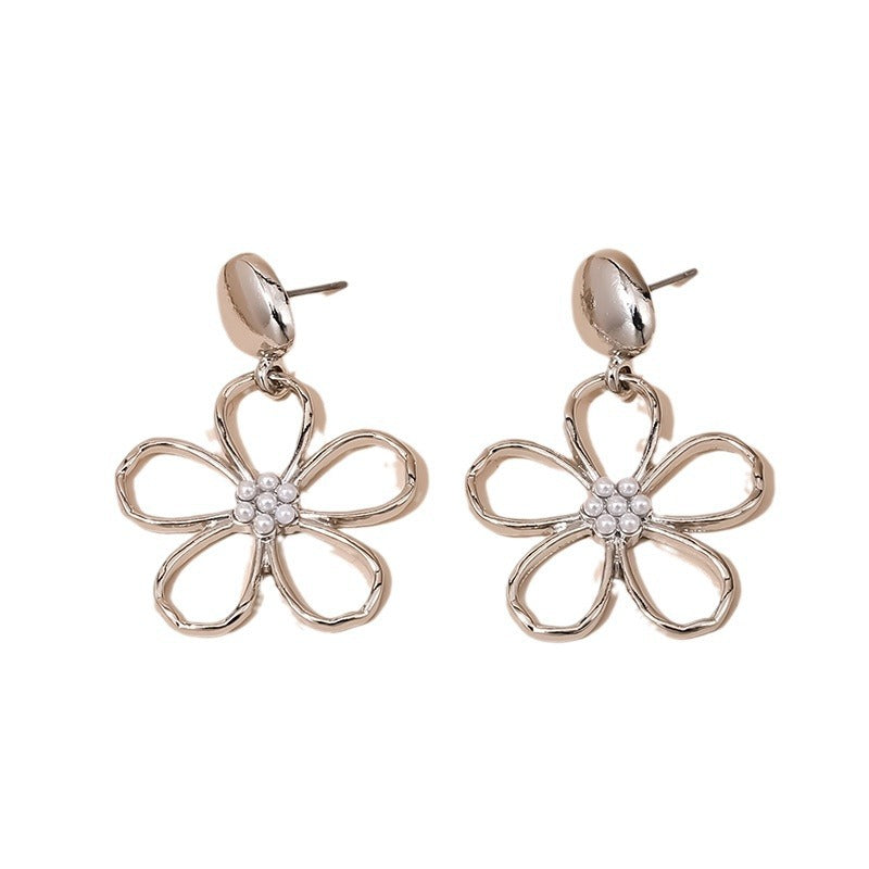 Hollow Large Flower Fashion Dignified Sense Of Design Pearl Earrings