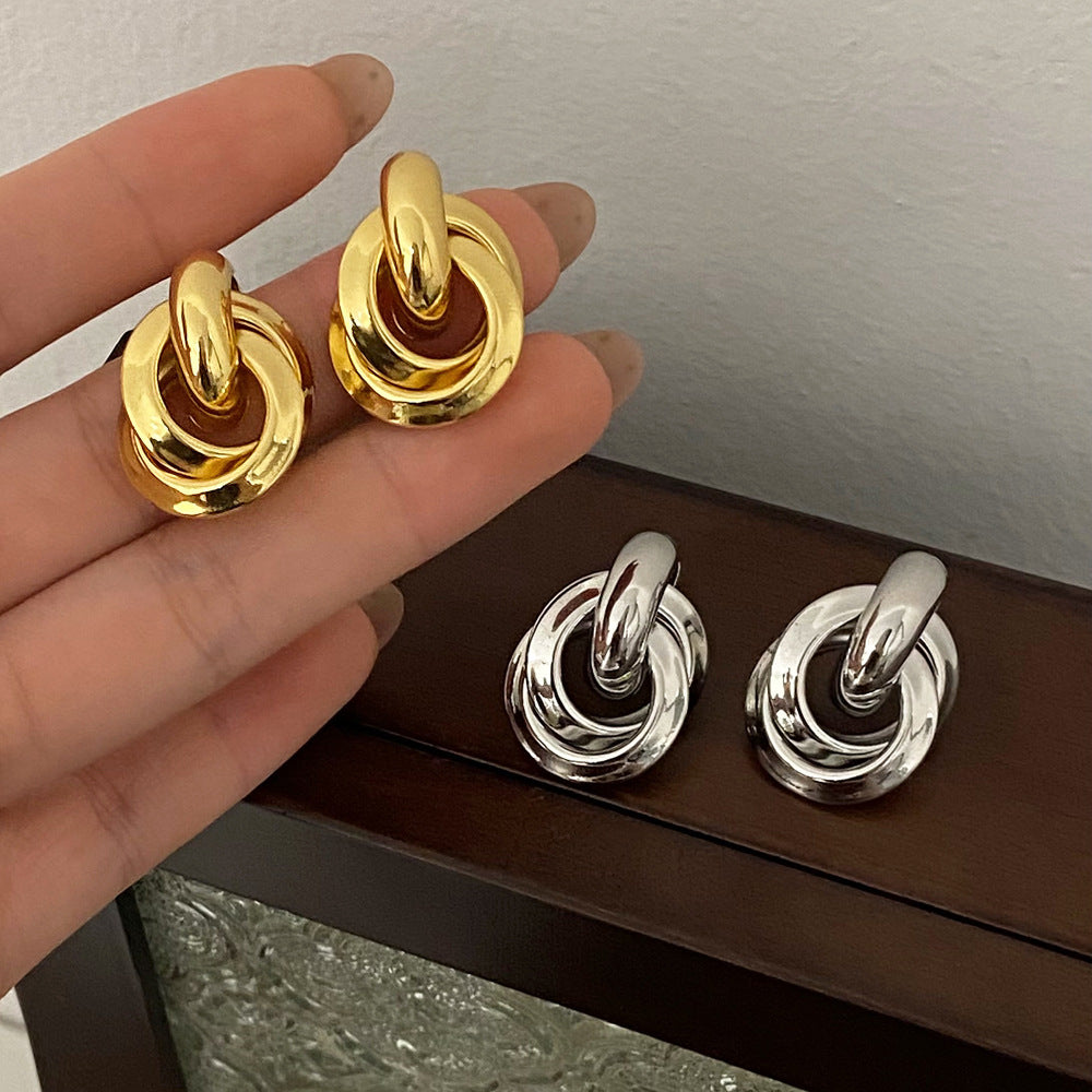 Metal Beautiful Circle Female Cold Wind Tassel Earrings