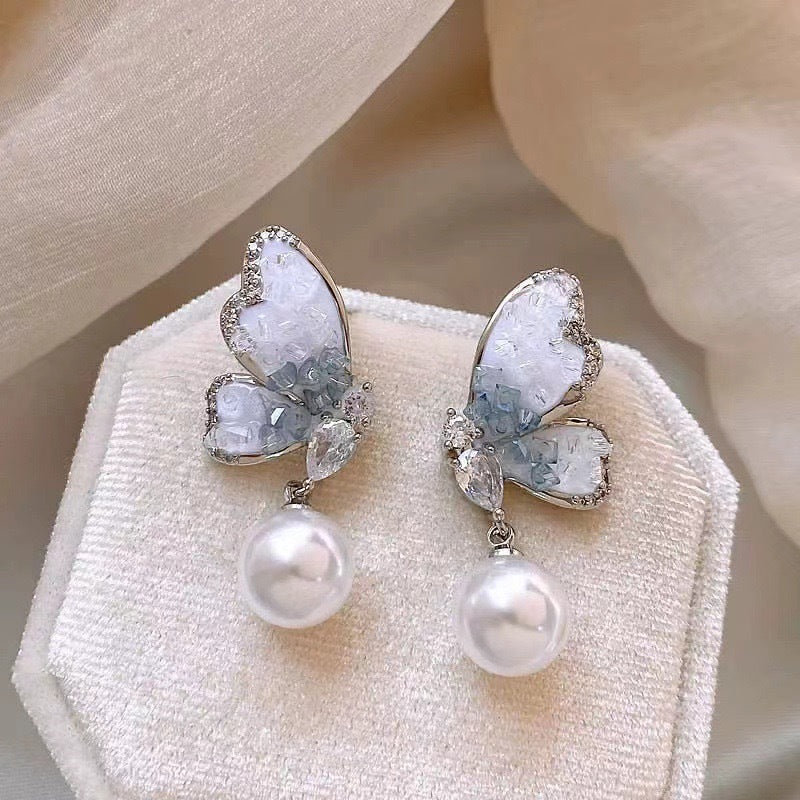 Super Light Luxury Butterfly Pearl Design Rings