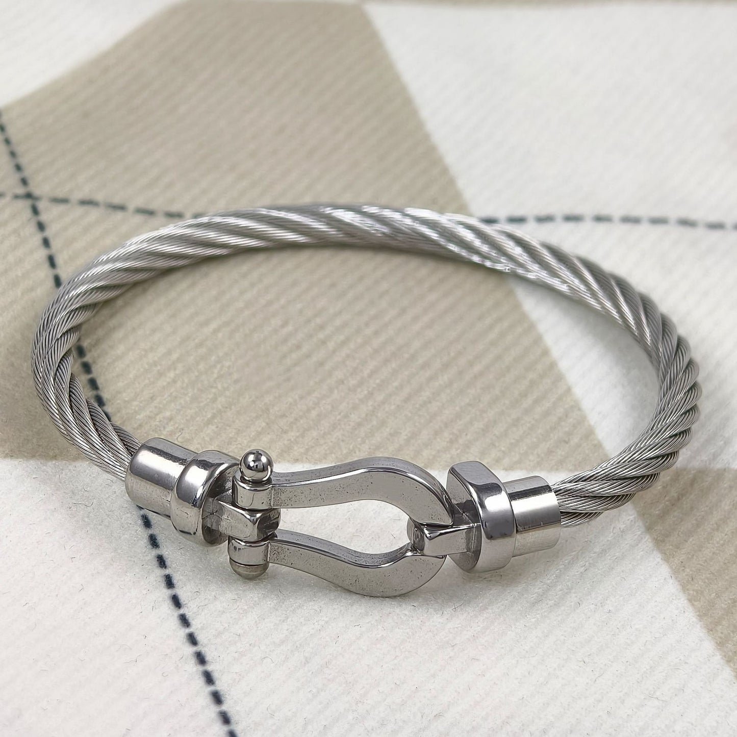 Steel Wire Rope U-shaped Vachette Clasp Bracelets