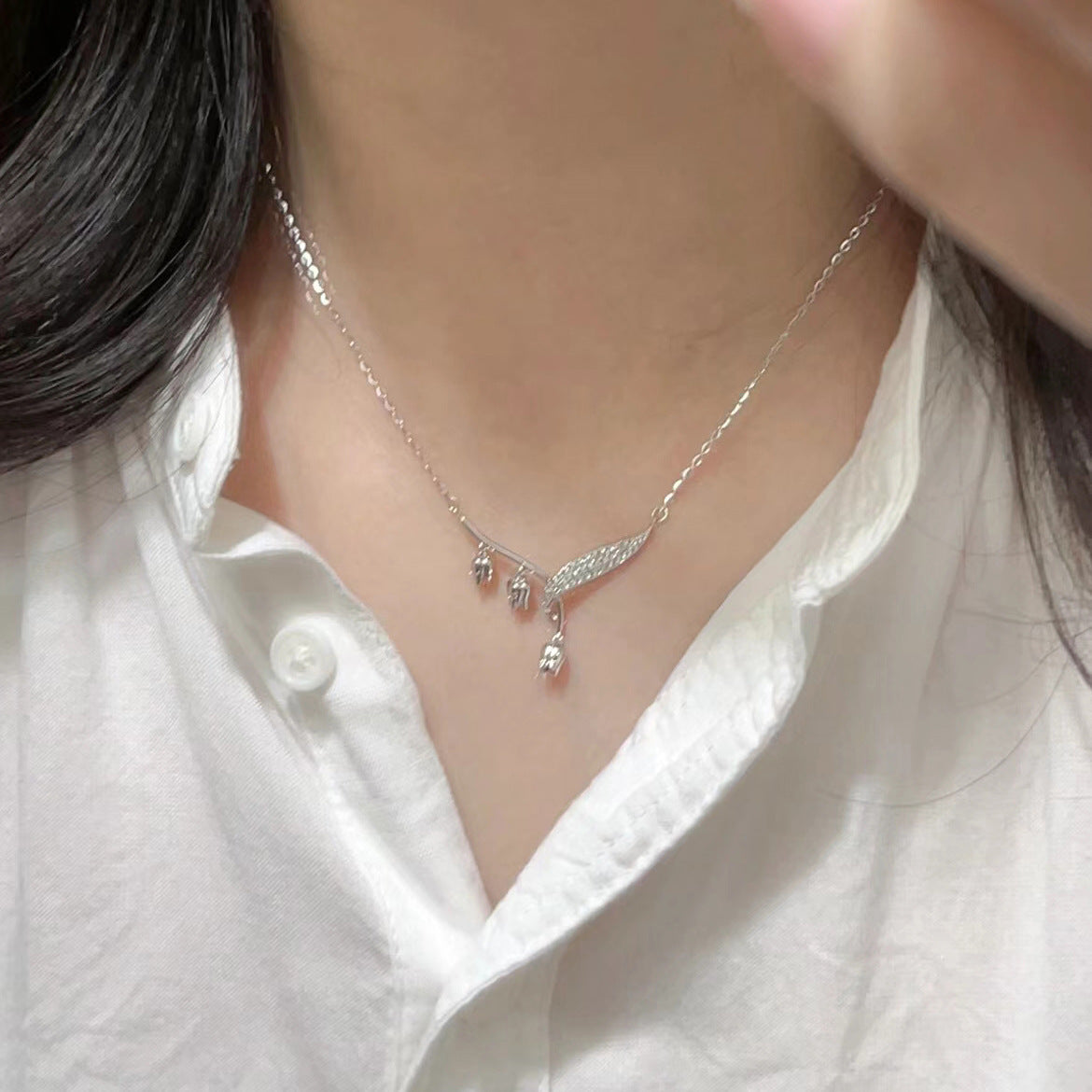 Women's In The Field Lily Affordable Luxury Fashion Niche Design Style Necklaces