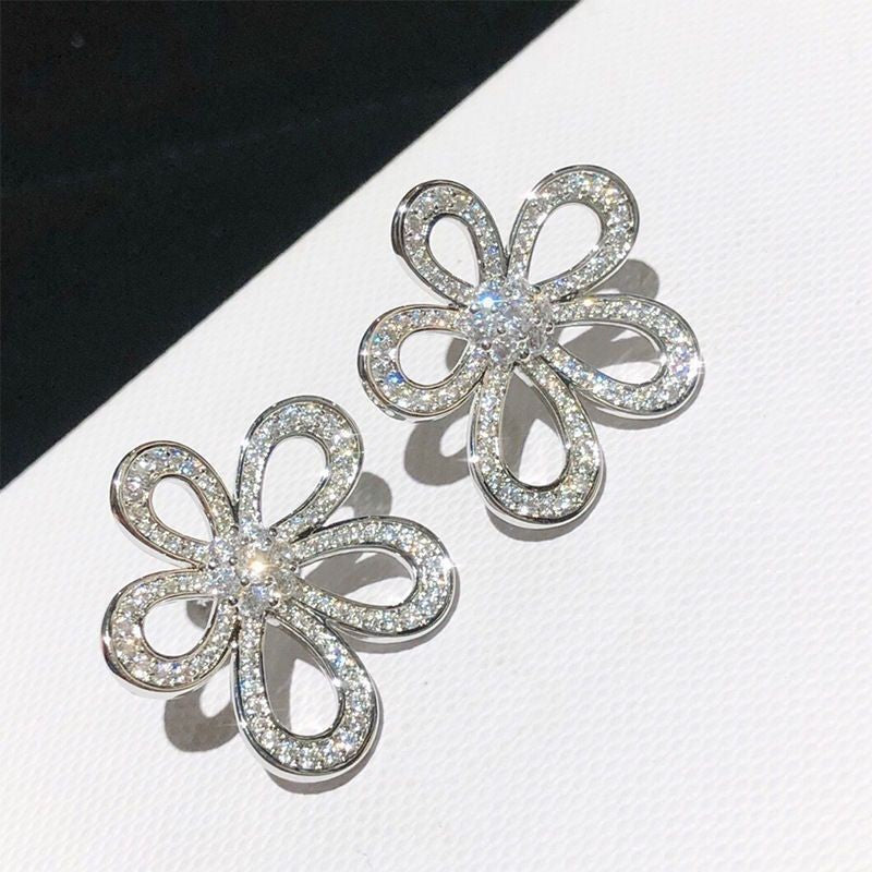 Beautiful High-grade Flower Trendy Temperament Female Earrings