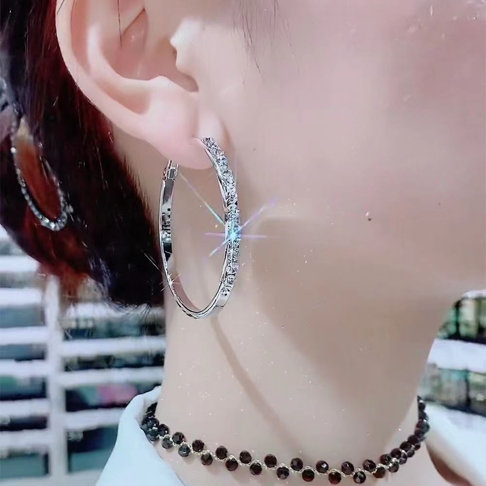 Women's Circle Ear Clip Fashionable High-grade Temperament Super Earrings
