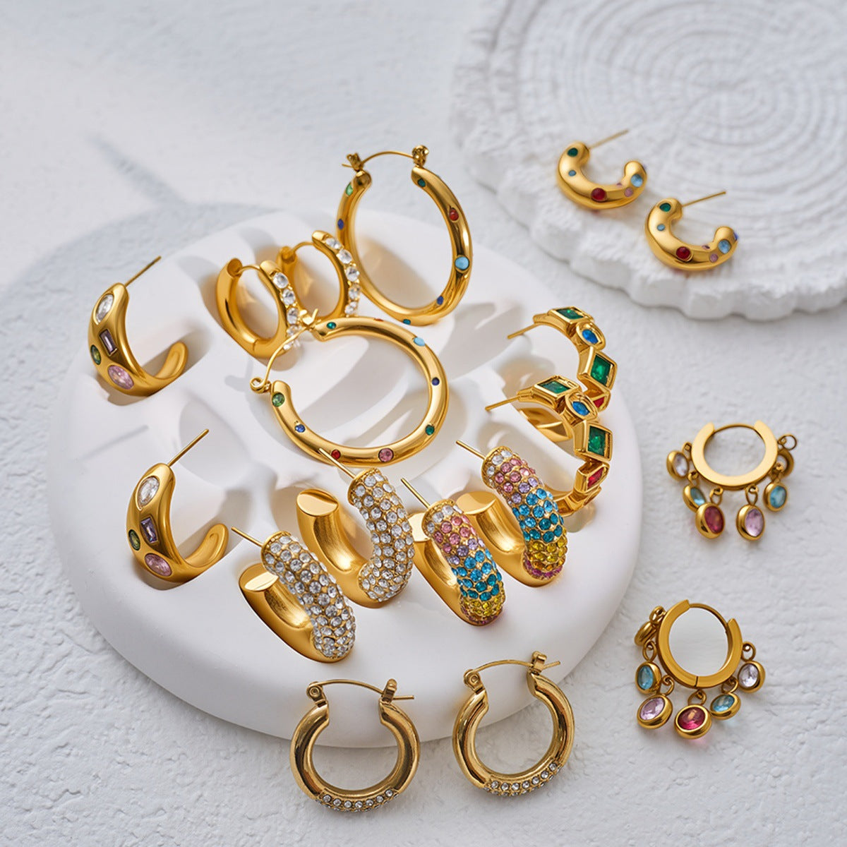 Stainless Steel Retro Shaped Rhinestone Zircon Light Luxury Rings