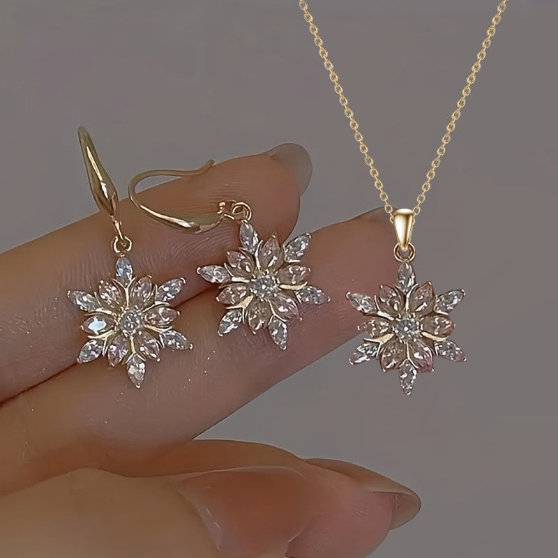 Versatile Women's Fashionable Elegant Snowflake Christmas Earrings