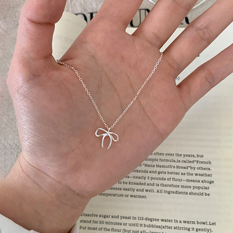 Women's Light Luxury Minority High-grade Simple Style Clavicle Chain Necklace