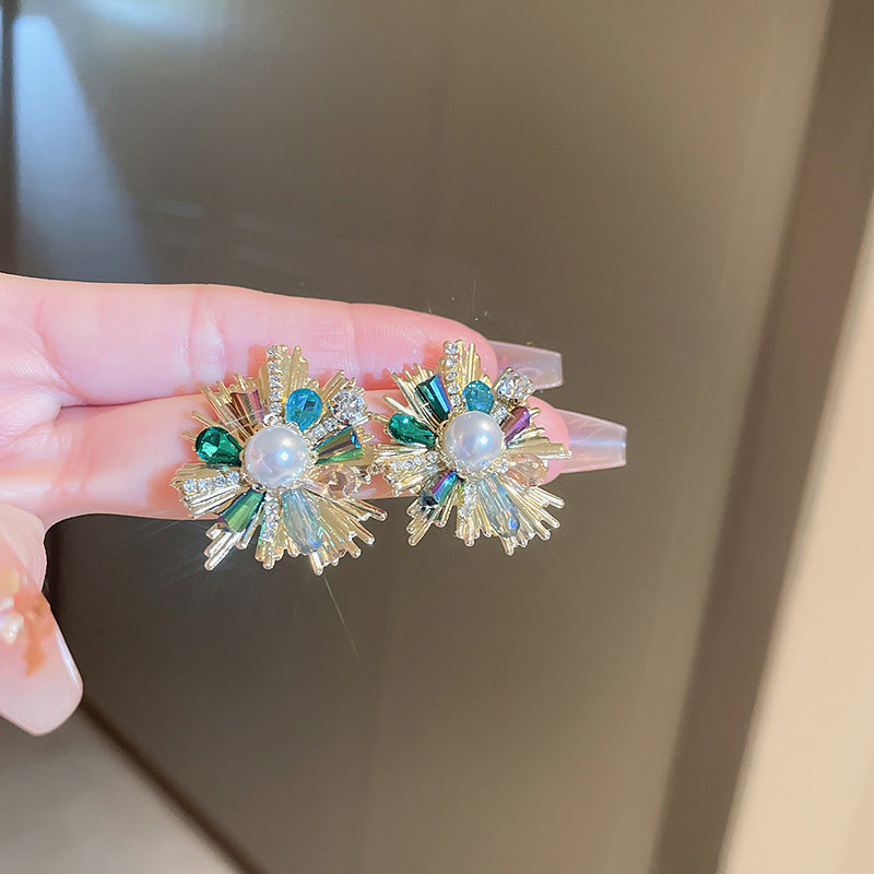 Women's Palace Style Sier Flower Light Luxury High-grade Design Sense Earrings