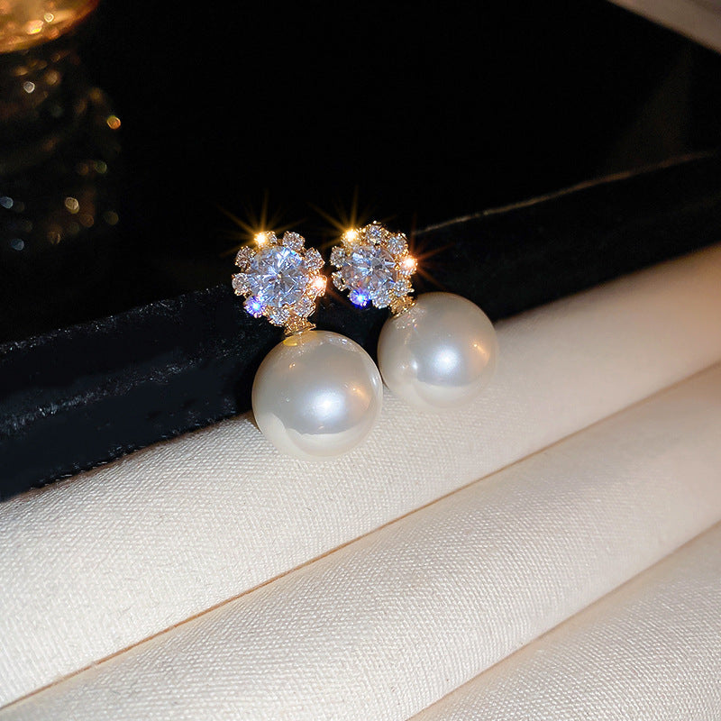 Fashion High-grade Zircon Pearl French Minority Retro Earrings