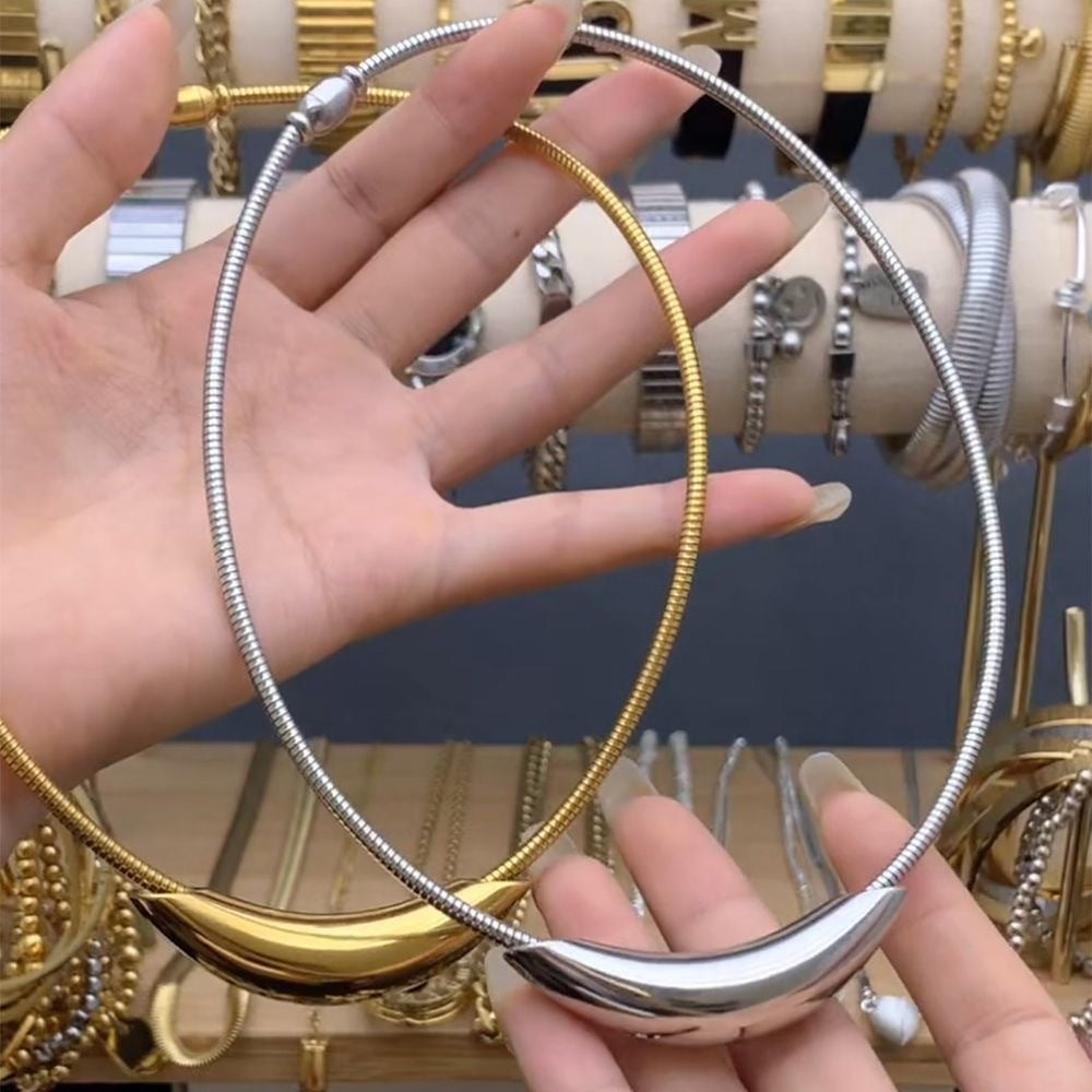 Women's Titanium Steel Simple Elegant Metal Light Column Collar