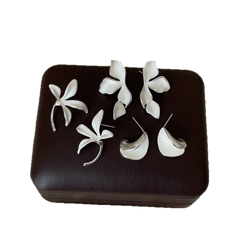 Women's Trendy White Glaze Flowers Simple High Sense Rings