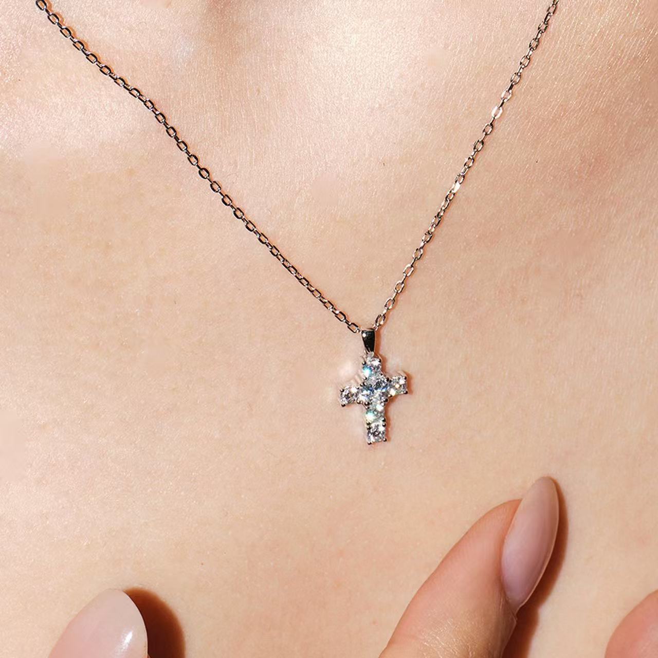 Women's Diamond Cross Zircon Fashion Temperament Personalized Necklace