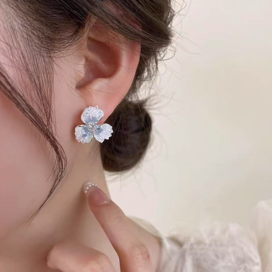 Fashion Crystal Flower Ear Light Luxury Minority Graceful Fresh Sweet Earrings