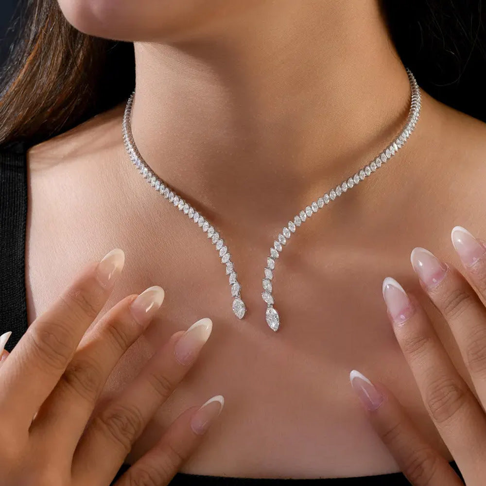 Full Inlaid Horse Zircon Niche Design Y-shaped Clavicle Chain Light Collar