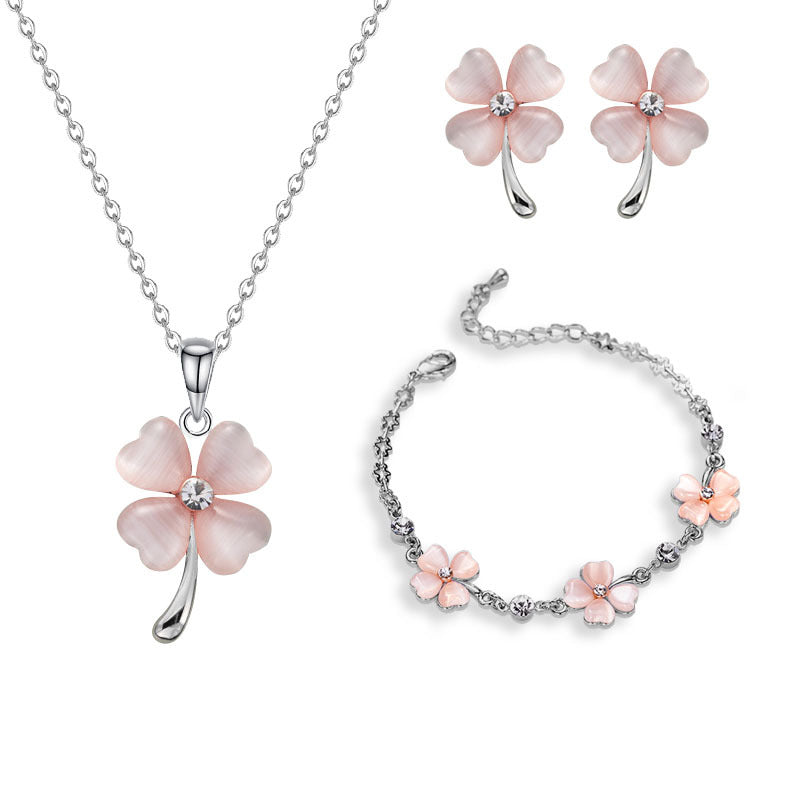 Lucky Four-leaf Clover Fashion Simple Mori Female Girlfriend Necklaces