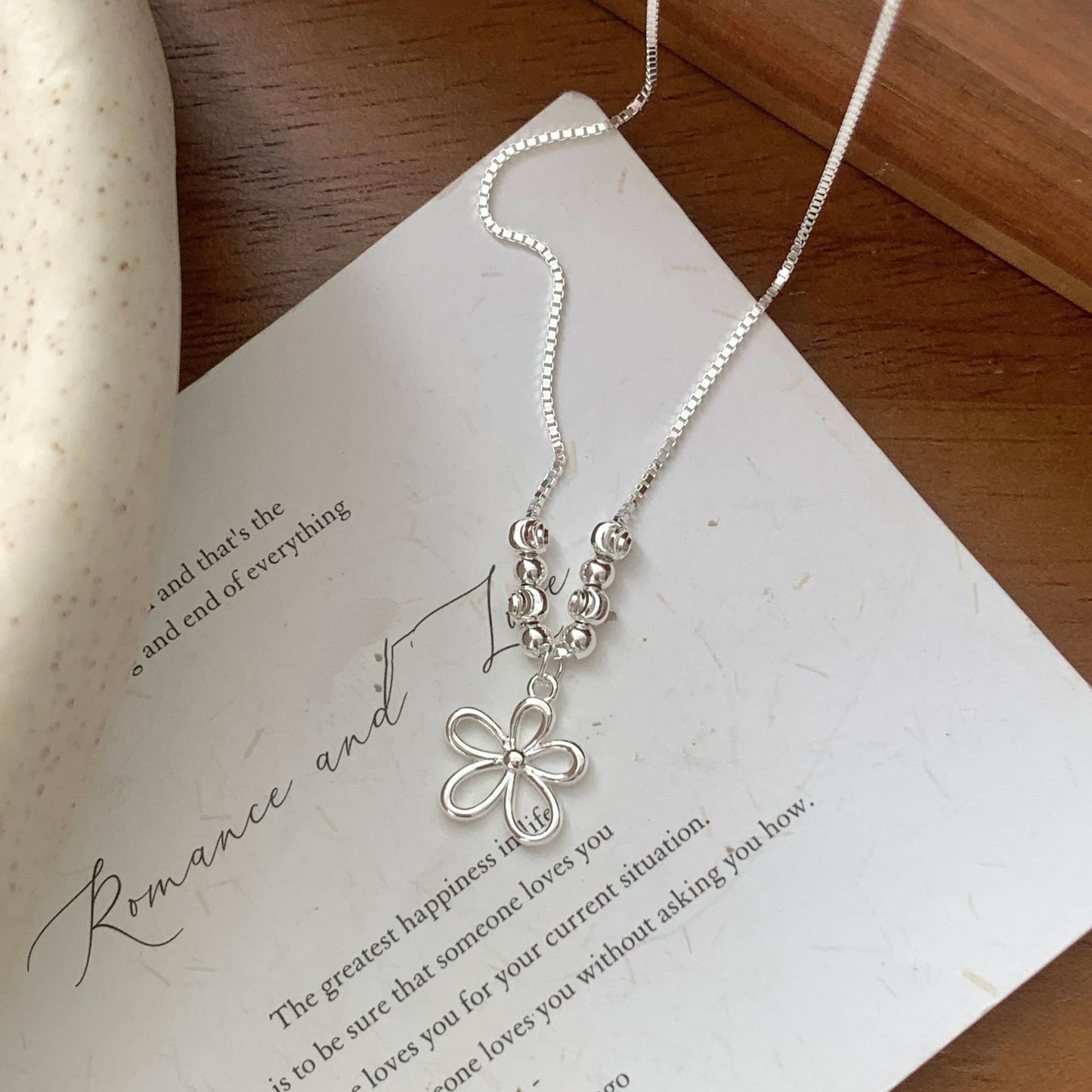 Women's Sterling Sier Hollow Flower Mild Luxury Retro High-grade Design Necklace