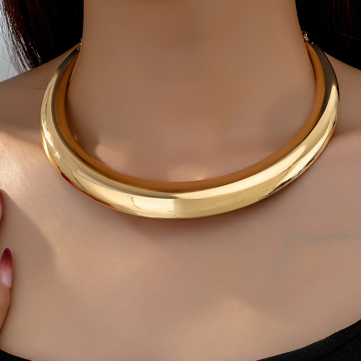 Women's Fashion Simple Charm Sweet Metal Glossy Collar