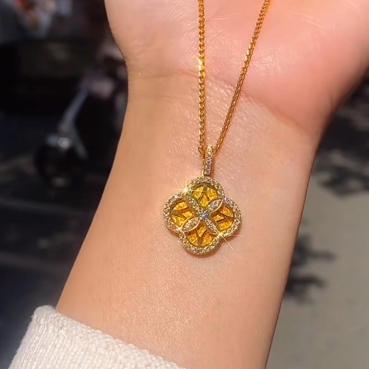 Gold Plating Strong Color Retaining Light Luxury Design Diamond Four-leaf Necklace