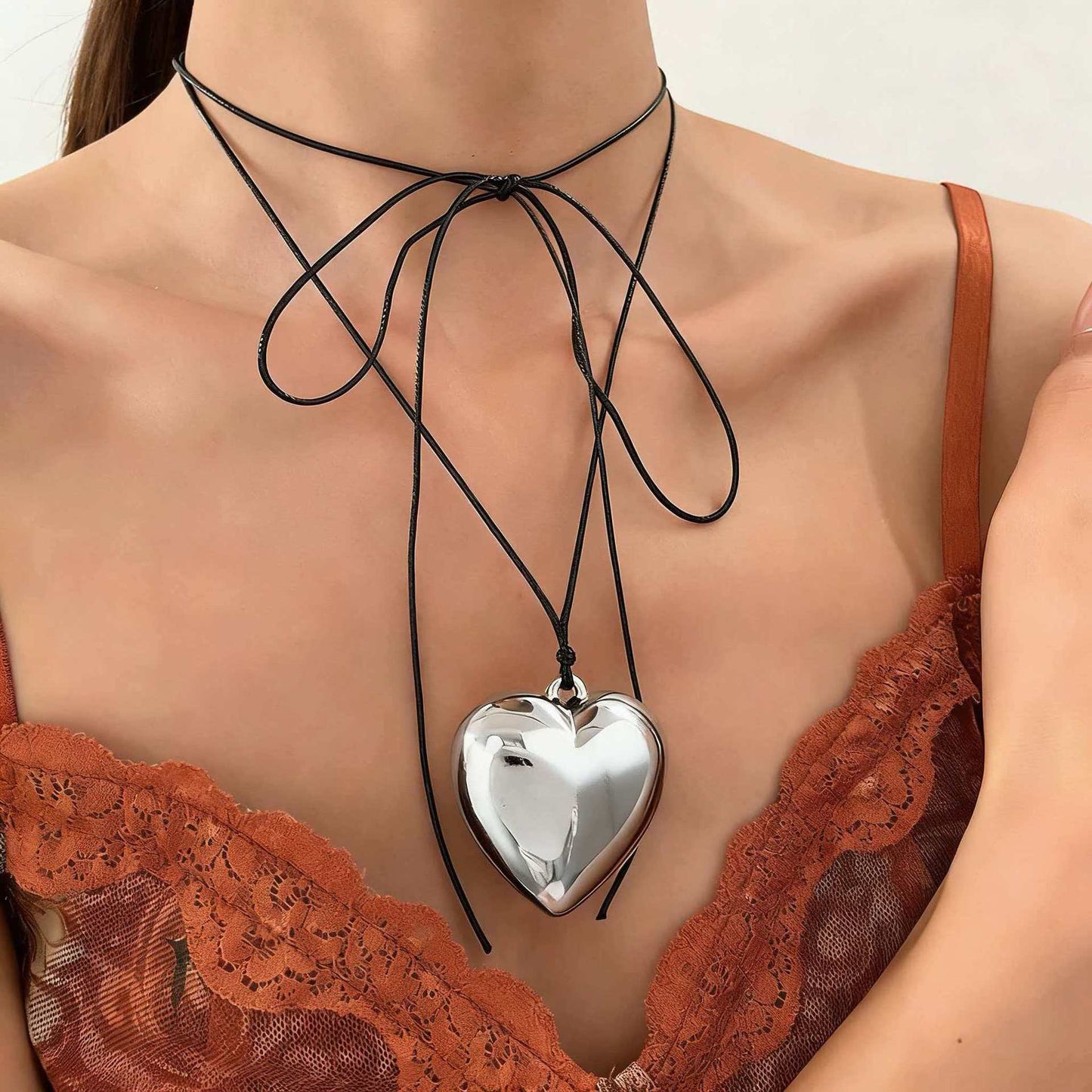 Sweet Cool Thorn Love Winding Ribbon Pearl Fashion Hot Clavicle Necklaces