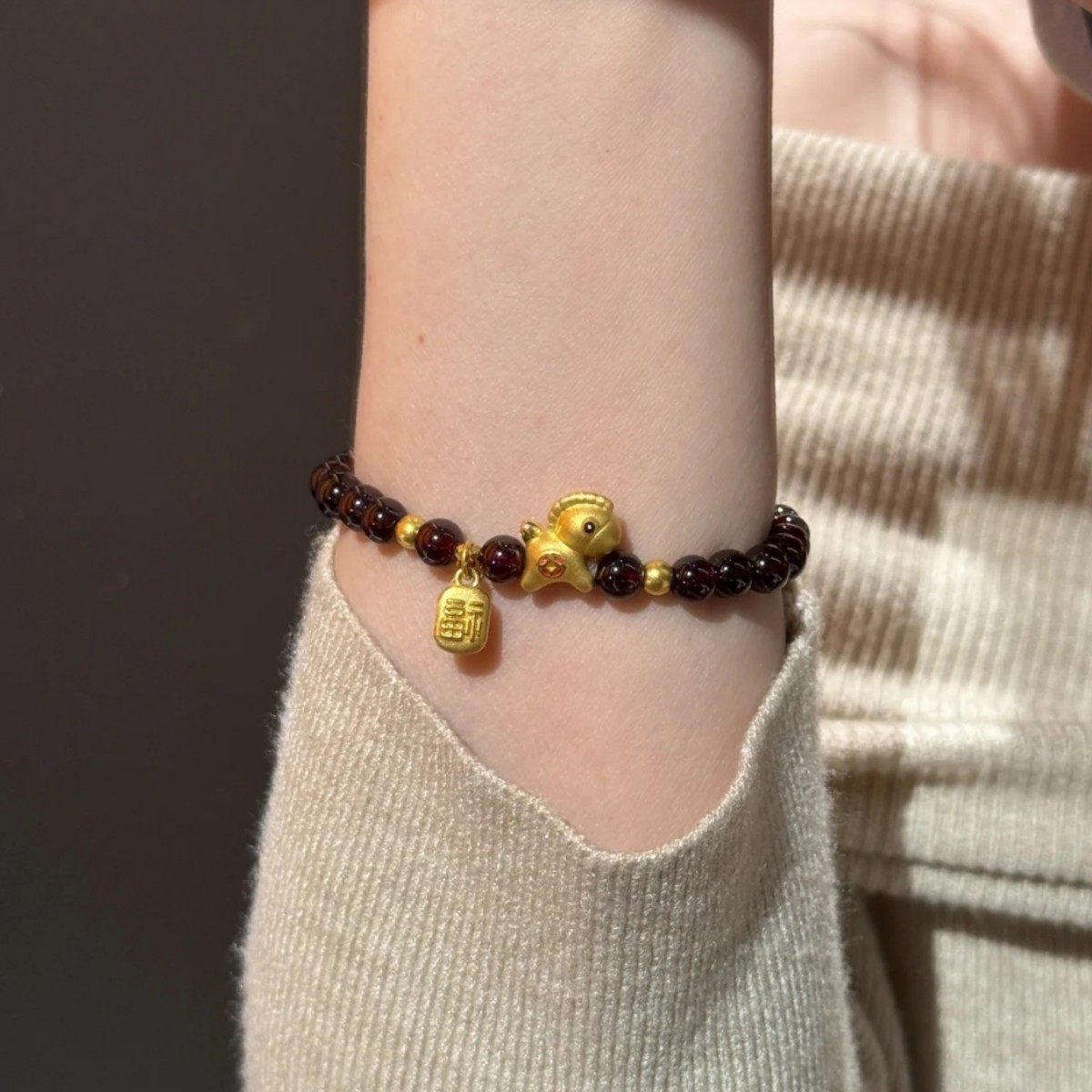 Women's Pomegranate Red Pony Exquisite Versatile Life Gift Bracelets