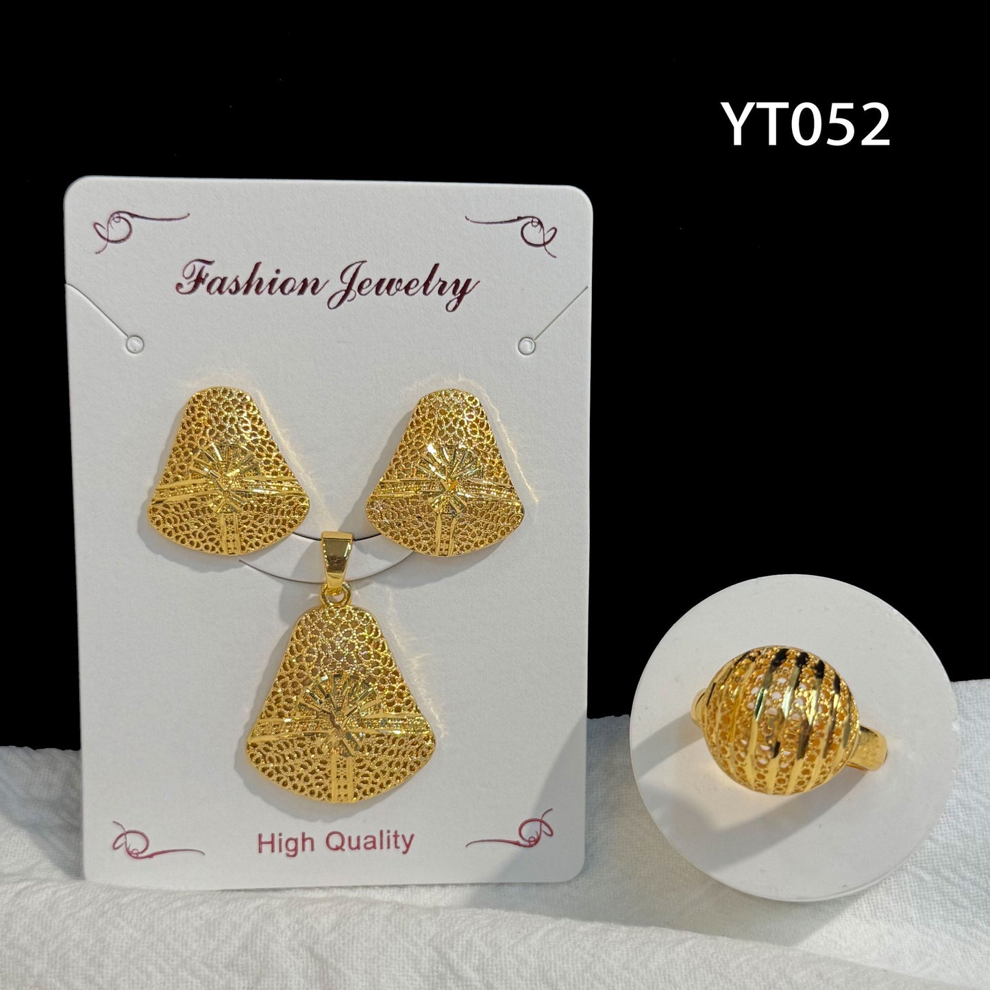 Gilding Hollow Pattern Niche Design Disc Pendants